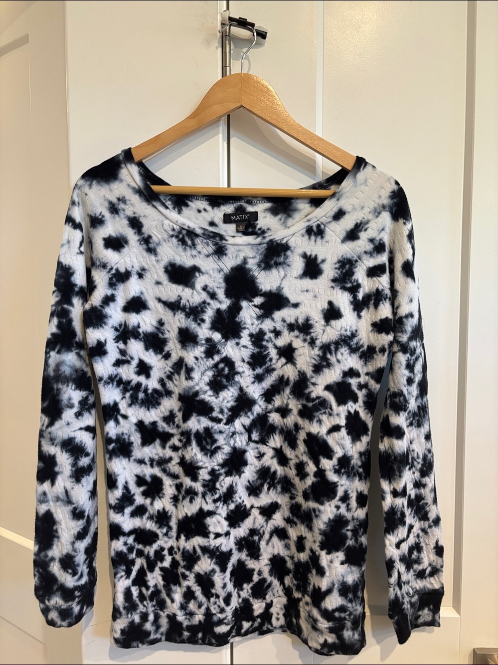 Matix Navy & White Tie-Dye Long Sleeve Tee. Size S